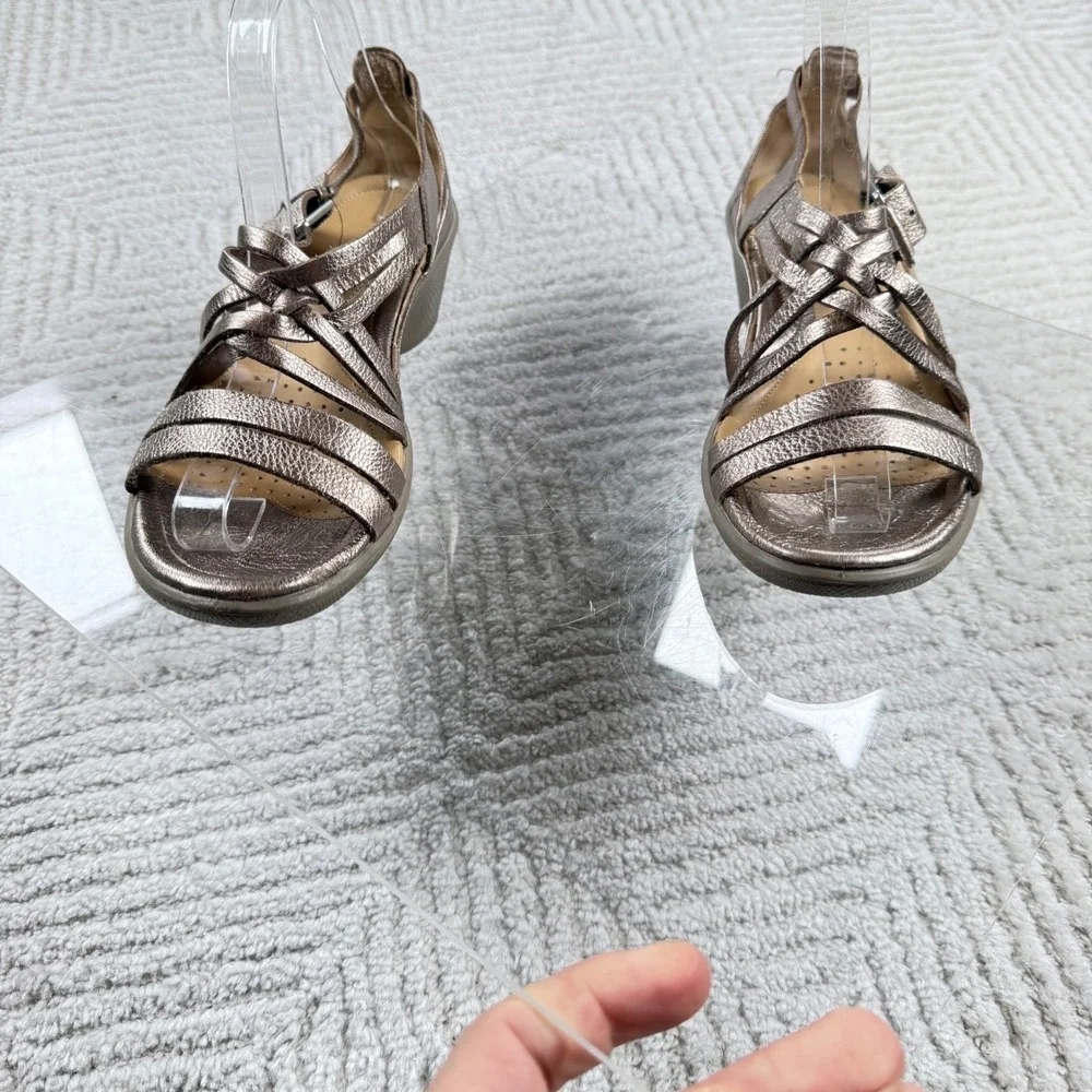 Ecco these wedge
